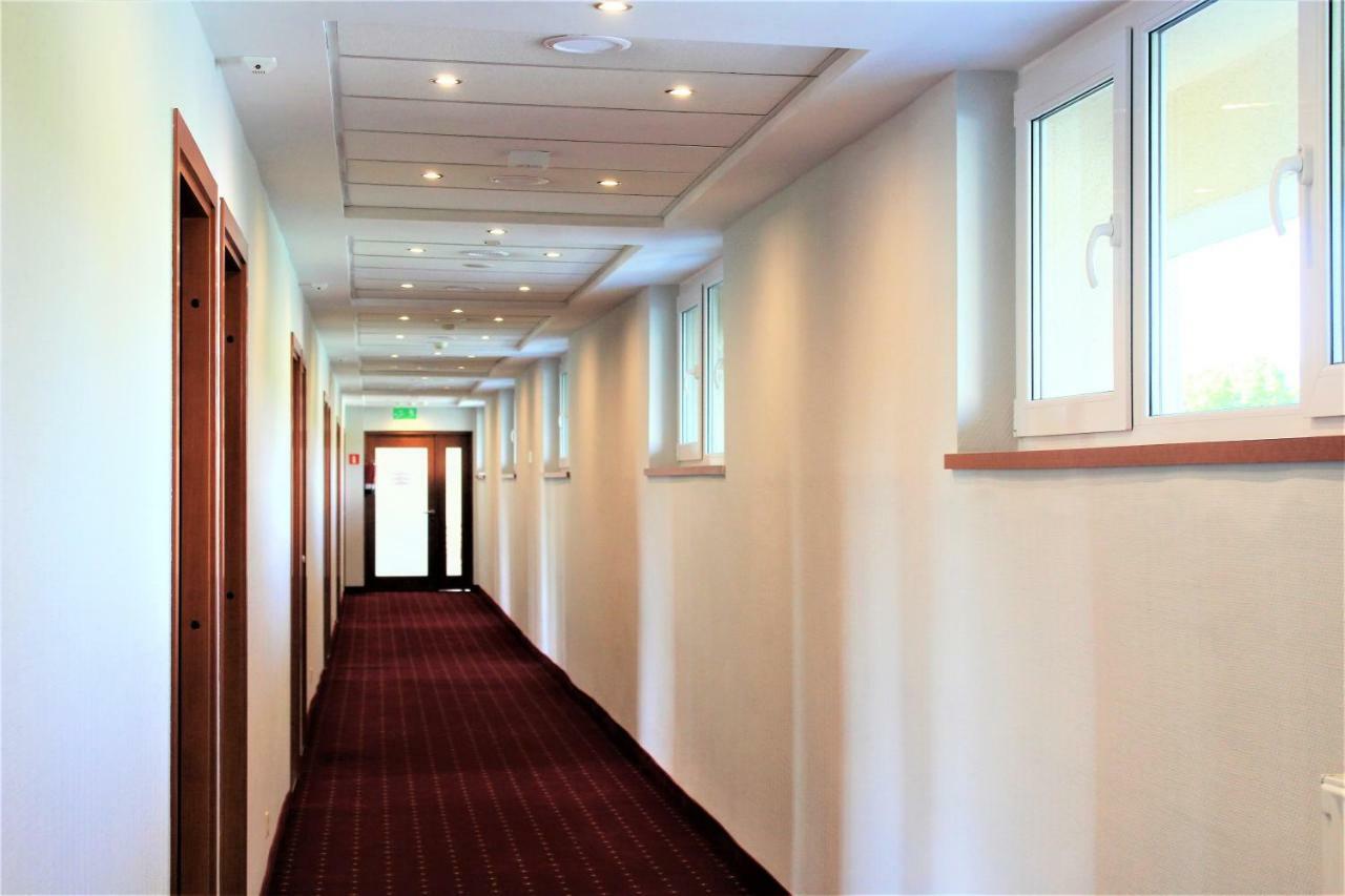Hotel Bialy Walbrzych Exterior photo